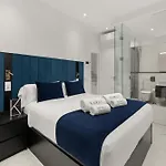 7 Luxury By Karat *