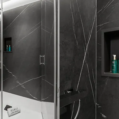 7 Luxury By Karat Apartman